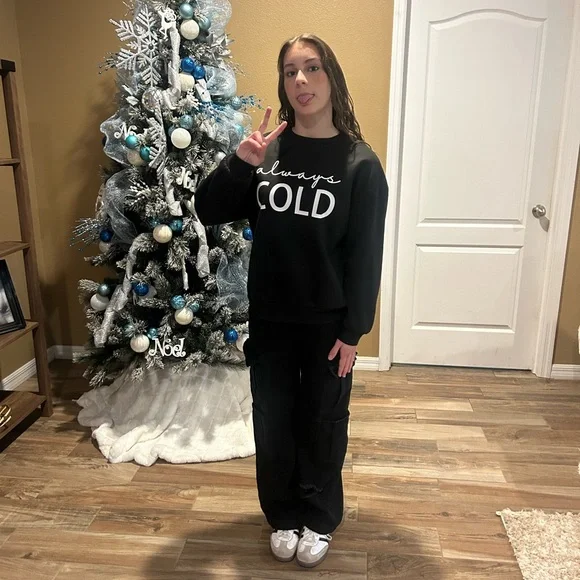 i’m selling sweaters and jeans! - Picture 6 of 9